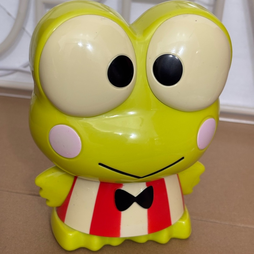 Sanrio Helllo Kitty keroppi electronic dancing figure like new needs batteries